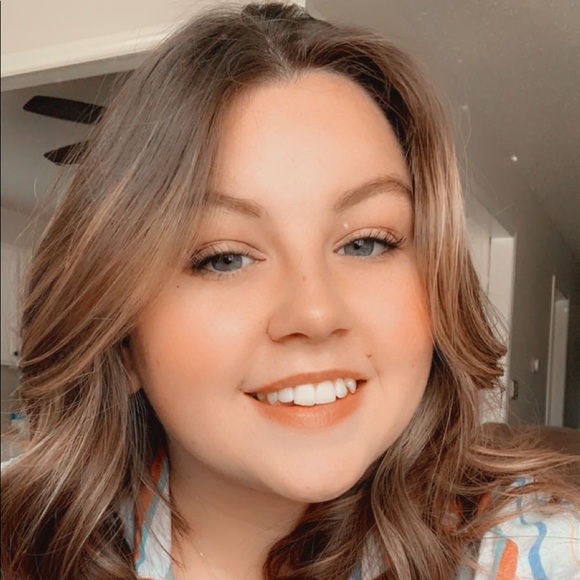 Meet your Posher, Jessica - Picture 1 of 1